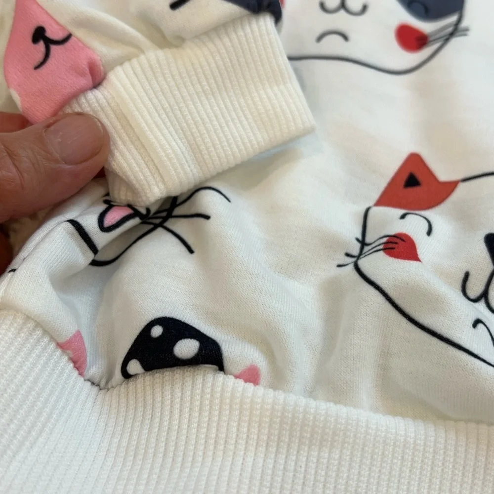 Girls Kitty Cat top shirt pullover crew neck with matching hair bows.